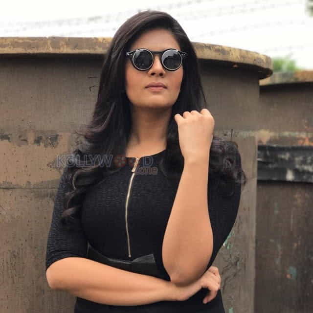 Babu Baga Busy Heroine Sreemukhi Photos