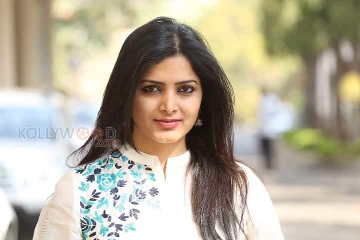 Beautiful Pavani Gangireddy Photos