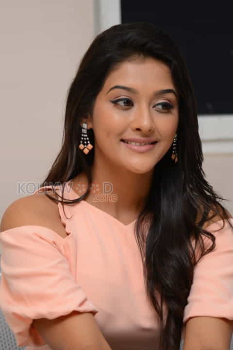 Beautiful Pooja Jhaveri Photos