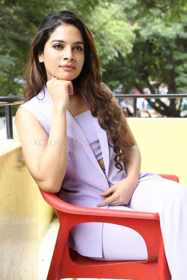 Beautiful Tanya Hope Interview Photos