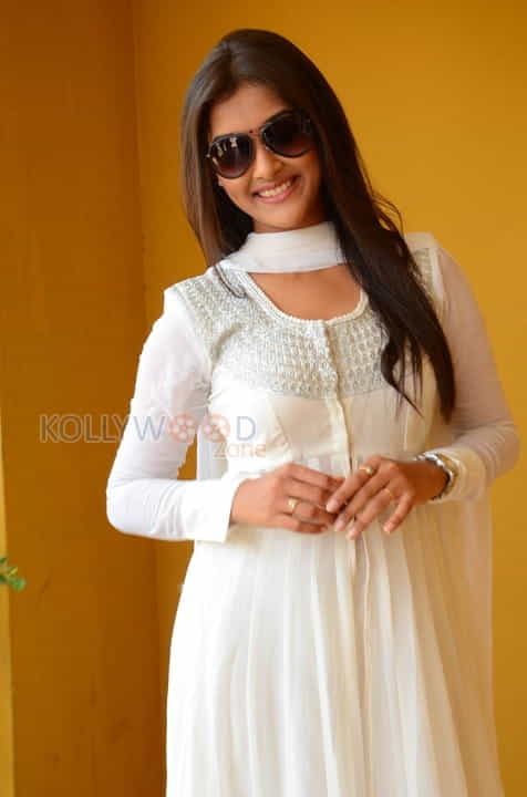 Beautiful Telugu Actress Pooja Jhaveri Photos