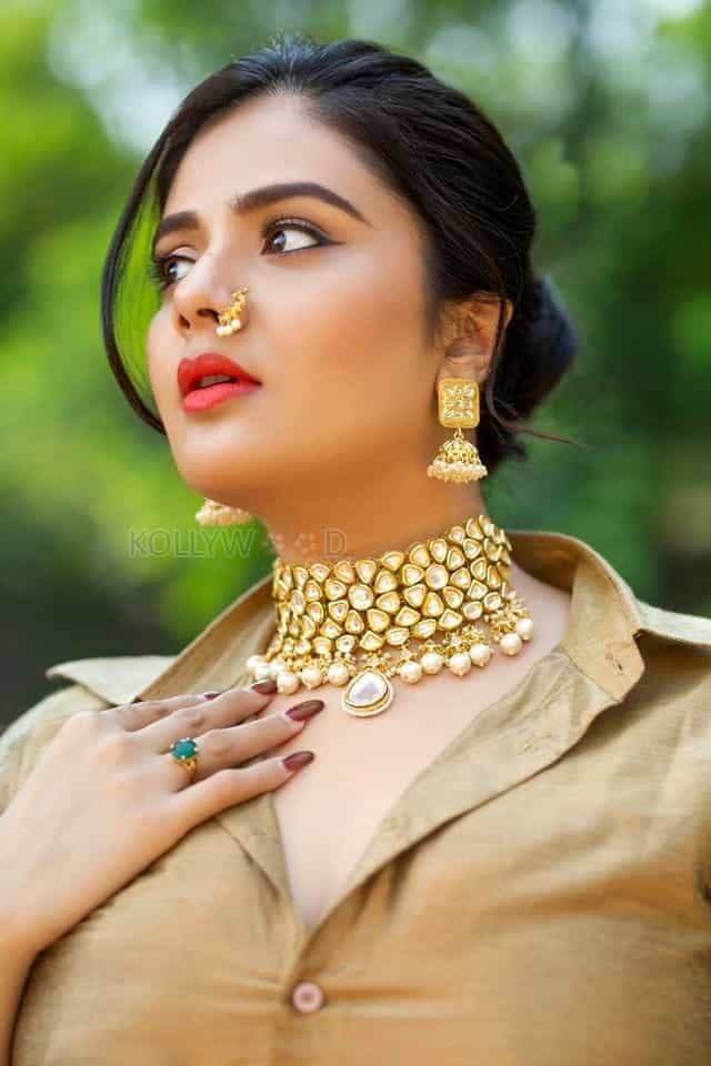 Beautiful Tollywood Actress Sreemukhi Photoshoot Stills