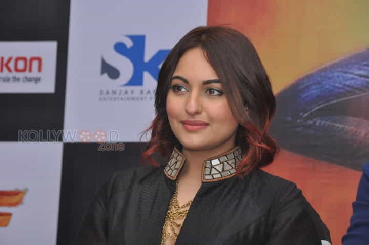 Bollywood Actress Sonakshi Sinha Pictures