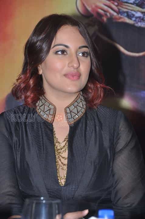 Bollywood Actress Sonakshi Sinha Pictures