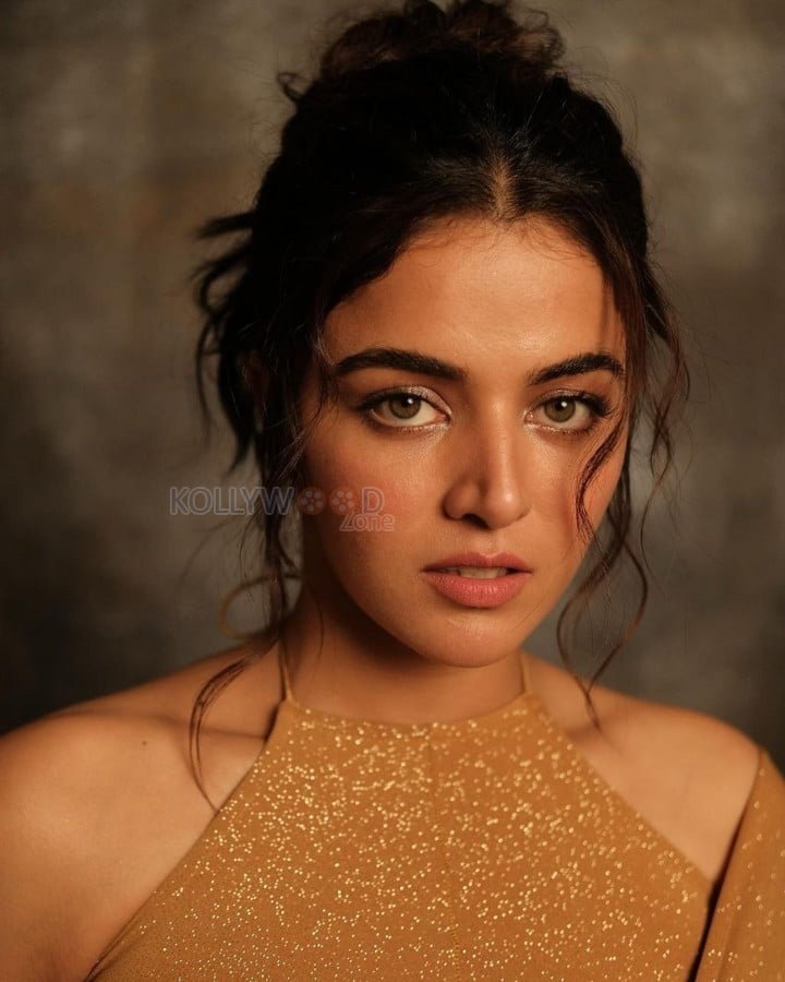 Graceful Wamiqa Gabbi in a Shimmering Gold Gown Pictures 05