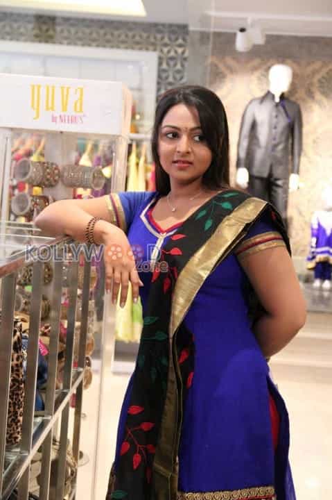 Mallu Actress Samvrutha Sunil Photos