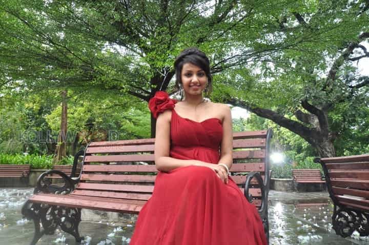 Natpathigaram Movie Heroine Tejaswi Madivada Stills