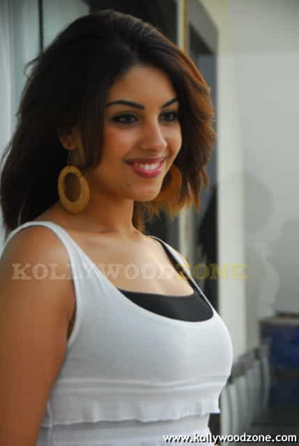 Pictures Of Actress Richa Gangopadhyay