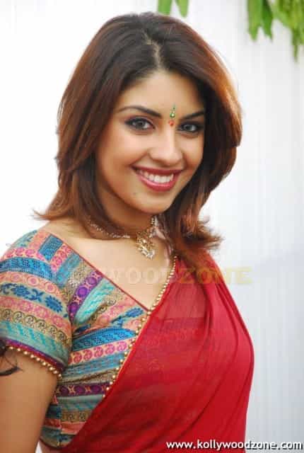 Pictures Of Actress Richa Gangopadhyay