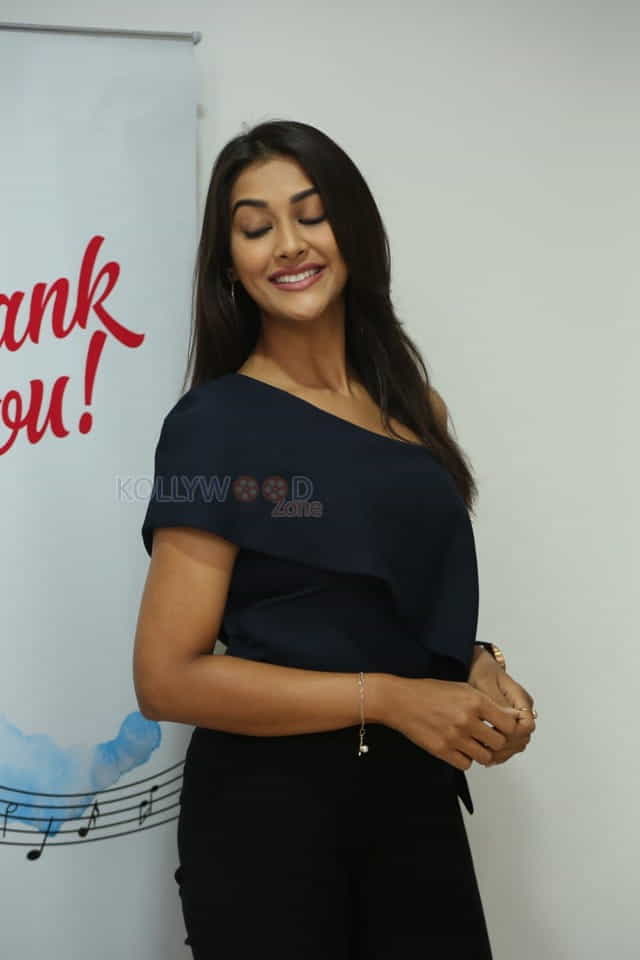 Pooja Jhaveri At Mana Radio App Launch Photos