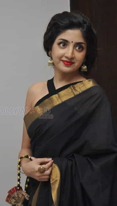 Poonam Kaur New Saree Photos