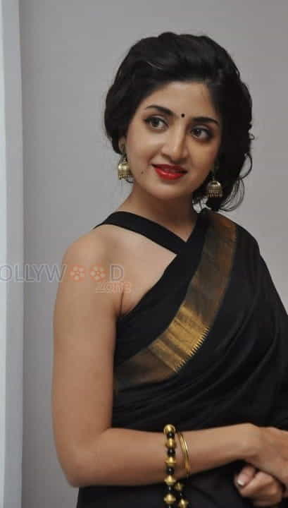 Poonam Kaur New Saree Photos