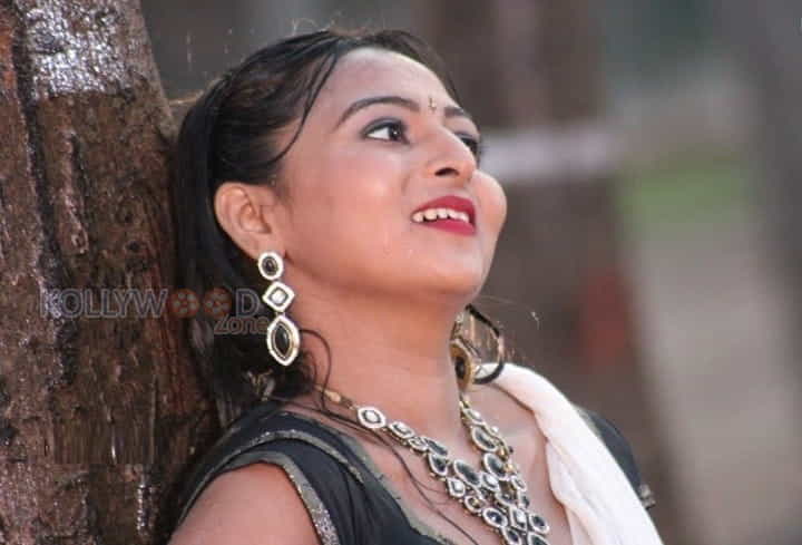 Samvrutha Sunil Hot Rain Photos