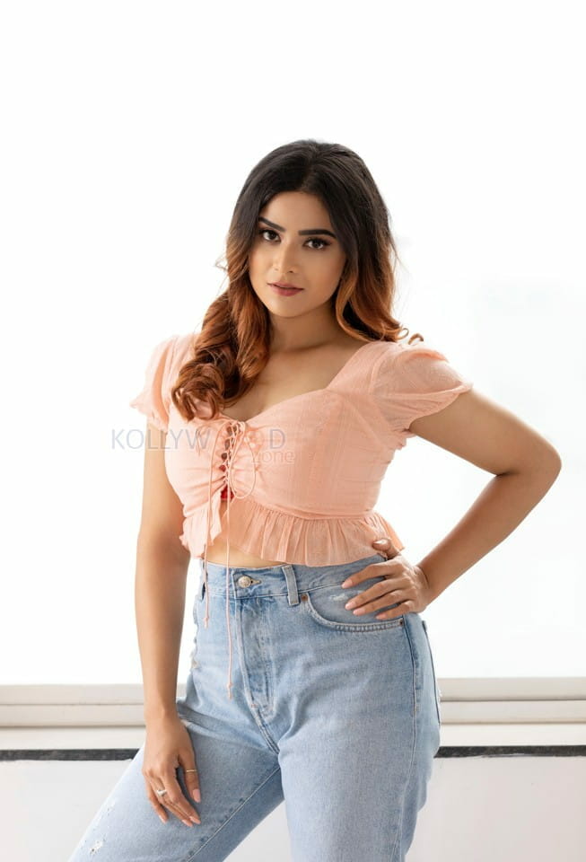 Savaari Heroine Priyanka Sharma Latest Photoshoot Pictures