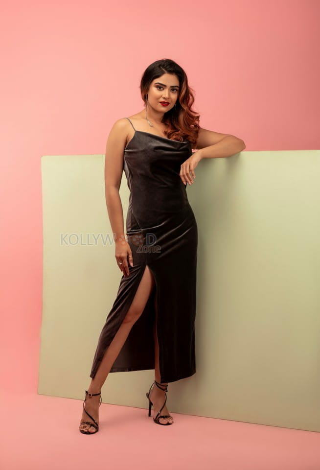 Savaari Heroine Priyanka Sharma Latest Photoshoot Pictures