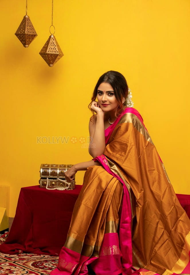 Savaari Heroine Priyanka Sharma Latest Photoshoot Pictures