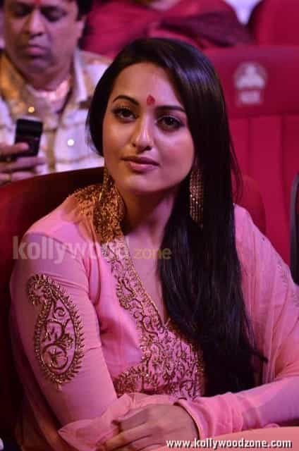 Sexy Sonakshi Photos