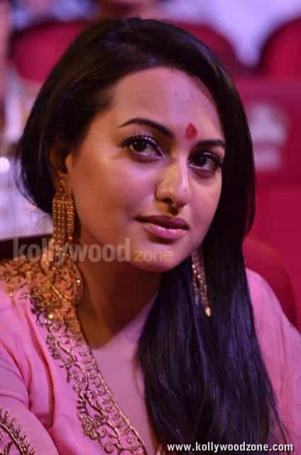 Sexy Sonakshi Photos