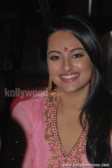 Sexy Sonakshi Photos