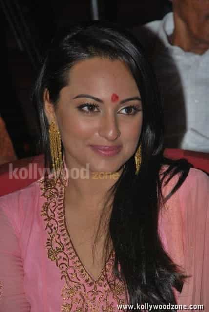 Sexy Sonakshi Photos