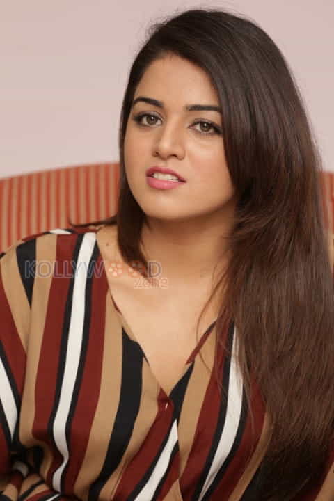 Sexy Wamiqa Gabbi Photos