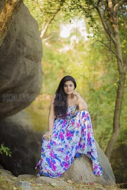 South Actress Sreemukhi Photoshoot Pictures