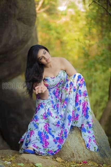 South Actress Sreemukhi Photoshoot Pictures