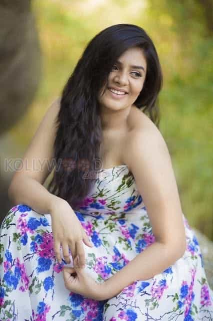 South Actress Sreemukhi Photoshoot Pictures