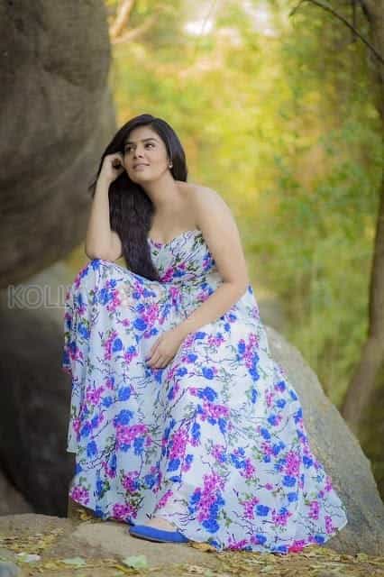 South Actress Sreemukhi Photoshoot Pictures