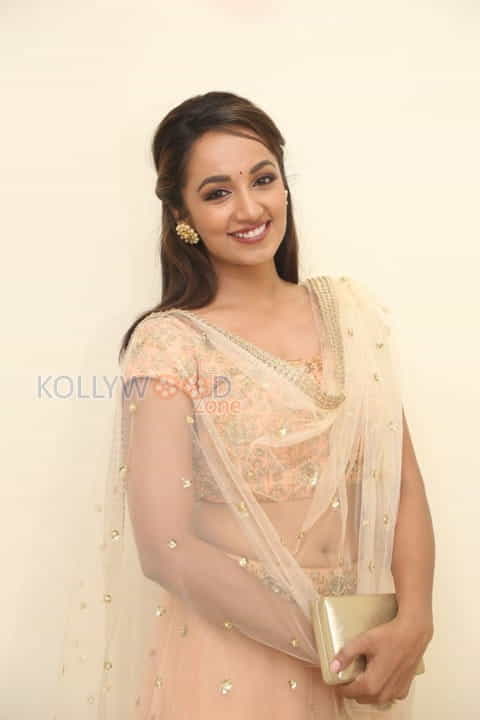 Tejaswi Madivada At Anoos Salon Launch Photos