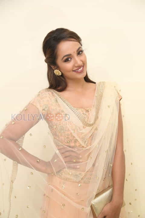 Tejaswi Madivada At Anoos Salon Launch Photos