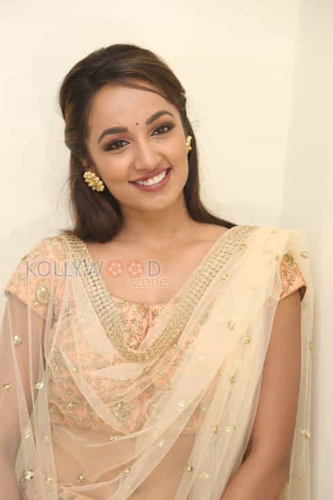 Tejaswi Madivada At Anoos Salon Launch Photos