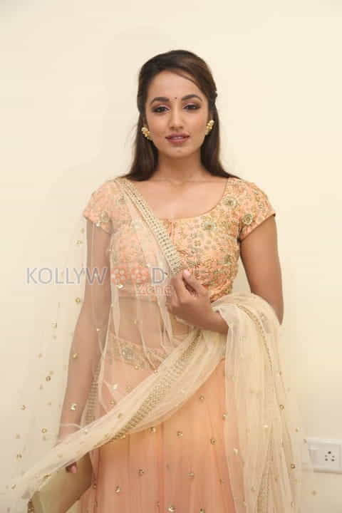 Tejaswi Madivada At Anoos Salon Launch Photos