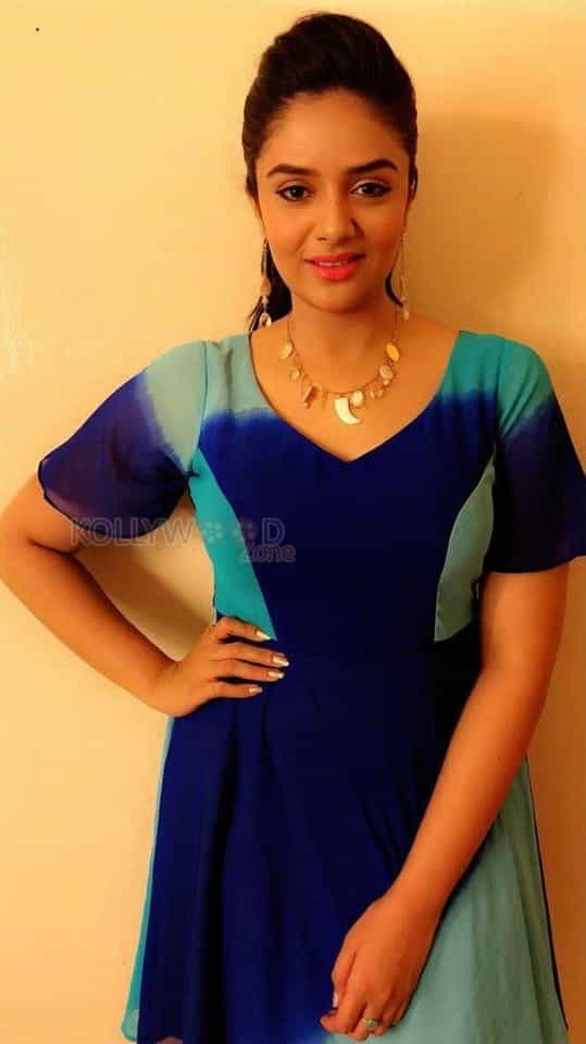 Telugu Actress Sreemukhi Latest Photoshoot Pictures