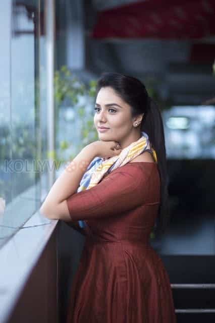 Telugu Actress Sreemukhi New Photos