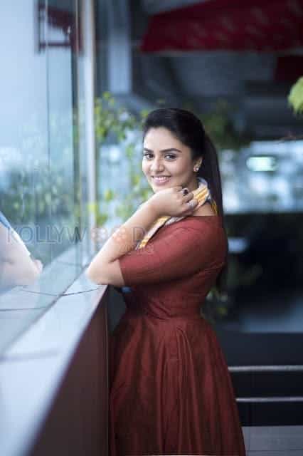 Telugu Actress Sreemukhi New Photos