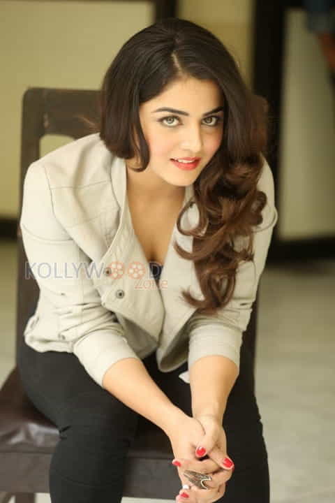 Telugu Actress Wamiqa Gabbi New Photos