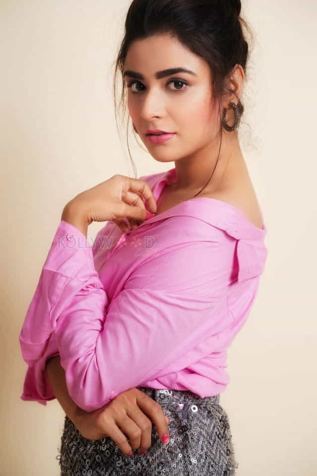 Tollywood Actress Priyanka Sharma Photoshoot Stills