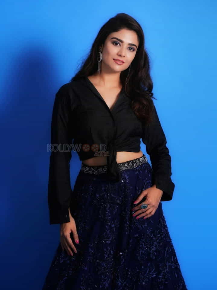 Tollywood Actress Priyanka Sharma Photoshoot Stills