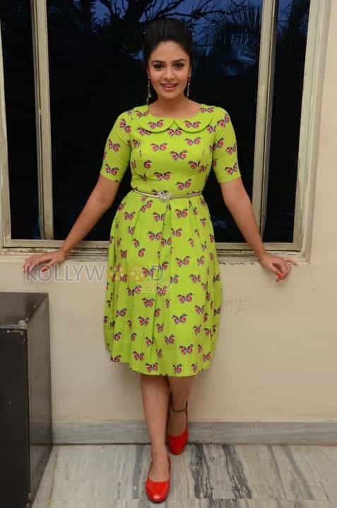 Tollywood Actress Sri Mukhi New Photoshoot Pictures