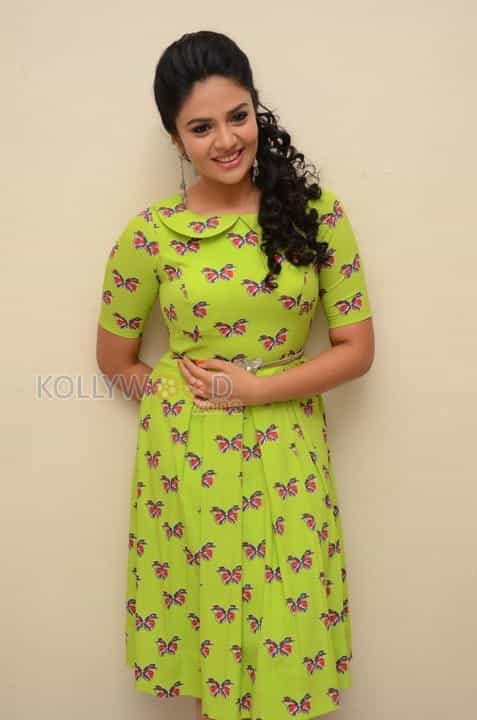 Tollywood Actress Sri Mukhi New Photoshoot Pictures