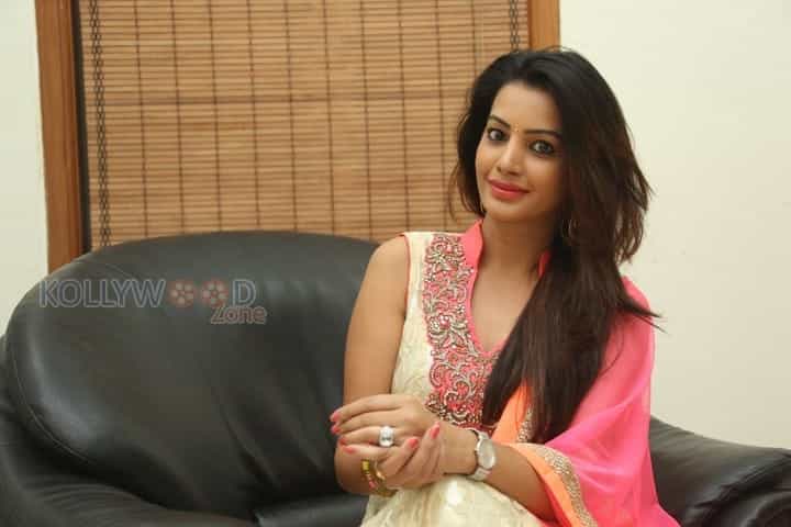 Actress Deeksha Panth Beautiful Pictures