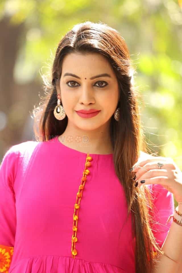 Actress Deeksha Panth Latest Pics