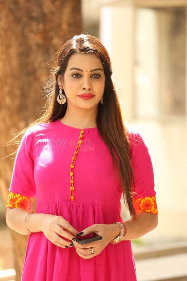 Actress Deeksha Panth Latest Pics