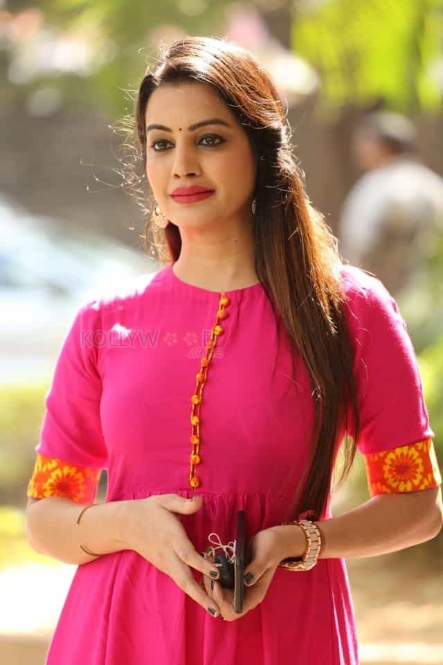 Actress Deeksha Panth Latest Pics