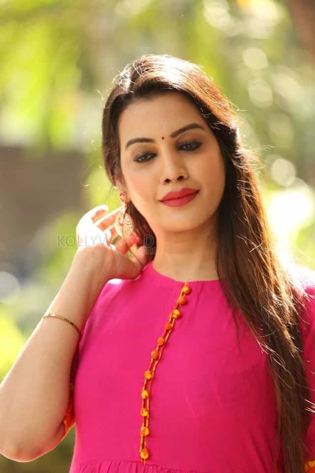 Actress Deeksha Panth Latest Pics