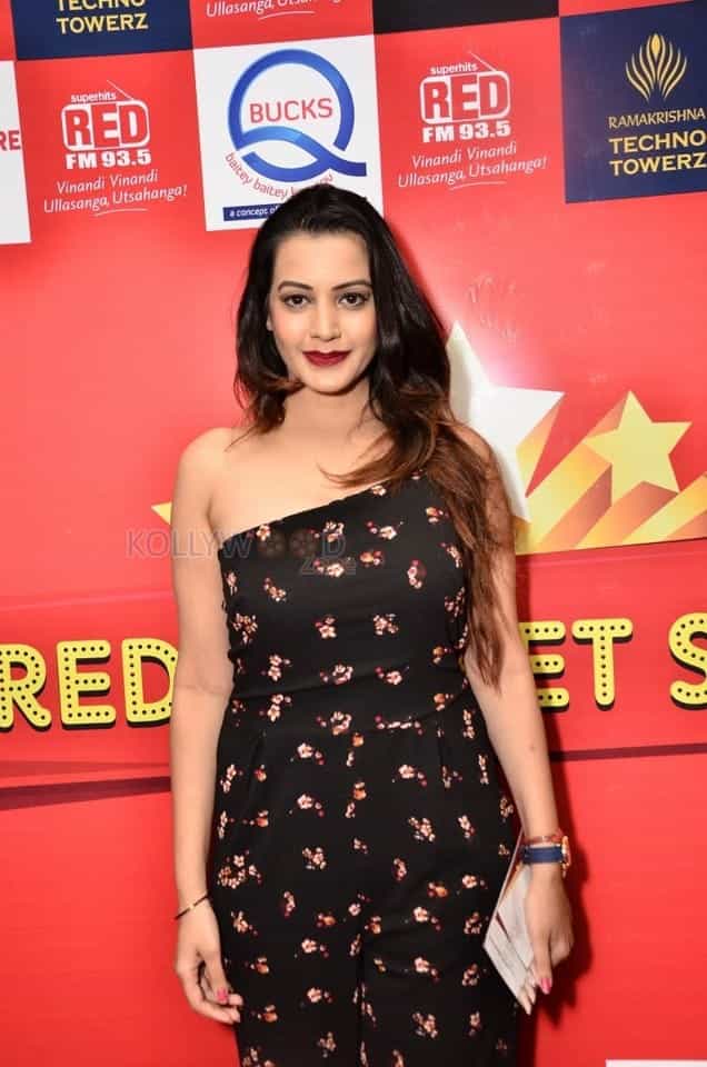 Actress Deeksha Panth Red Carpet Show Pictures