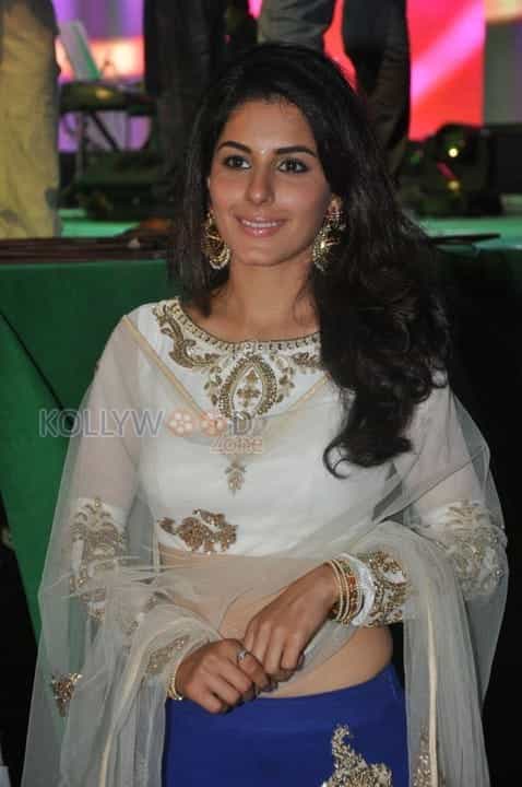 Actress Isha Talwar New Photos