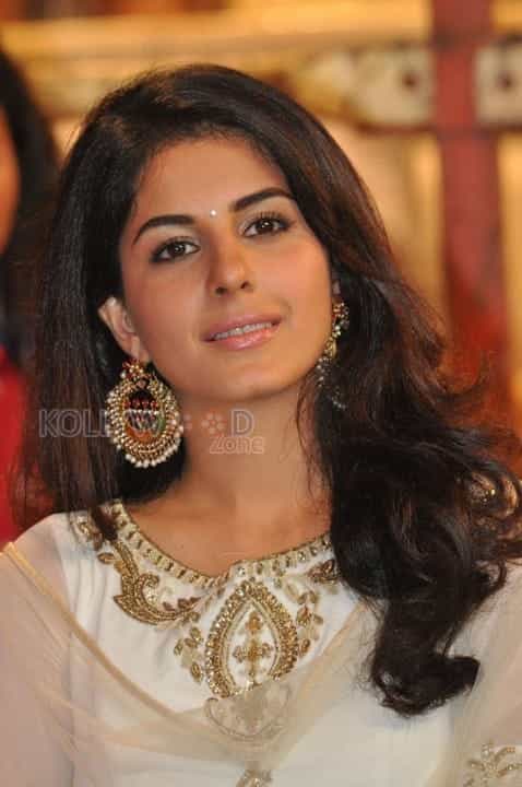 Actress Isha Talwar New Photos