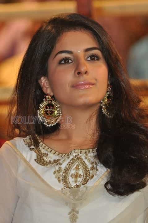 Actress Isha Talwar New Photos